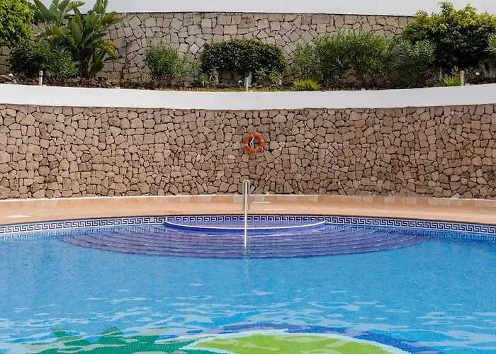 Sunset's Home: Sun, & Pool On A Heaven Of Calm Адехе